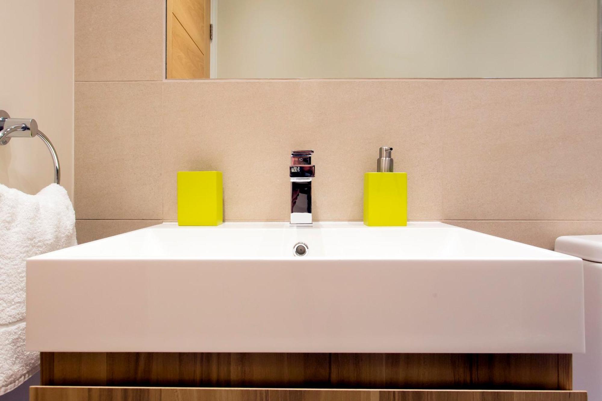 Madison Hill - Byrne Garden 3 - One Bedroom Home 런던 외부 사진